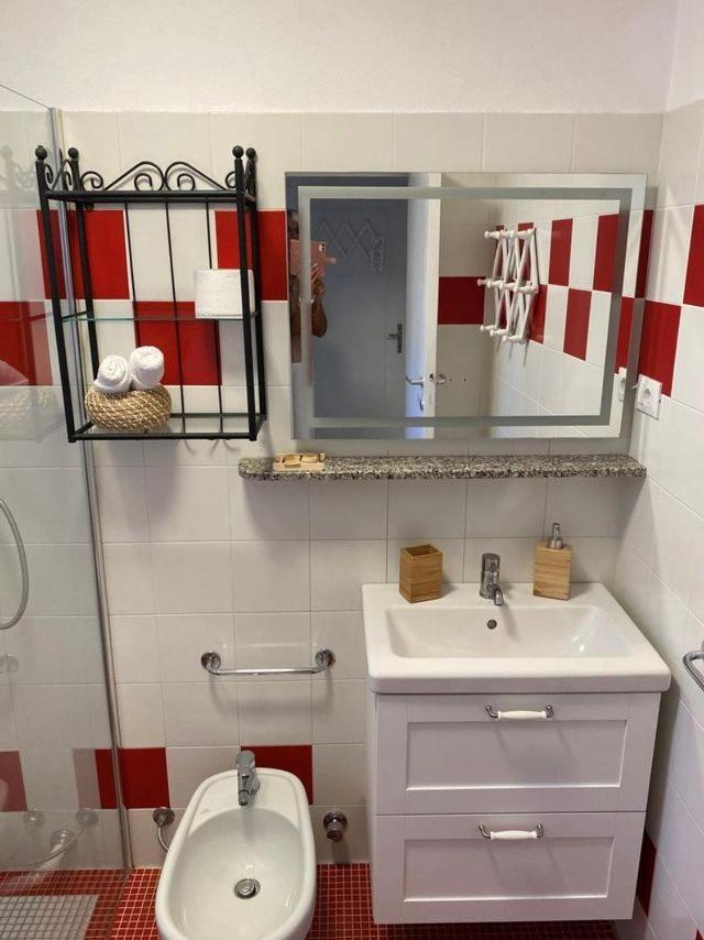 Zimmer Camere Sirolo Szoba fotó
